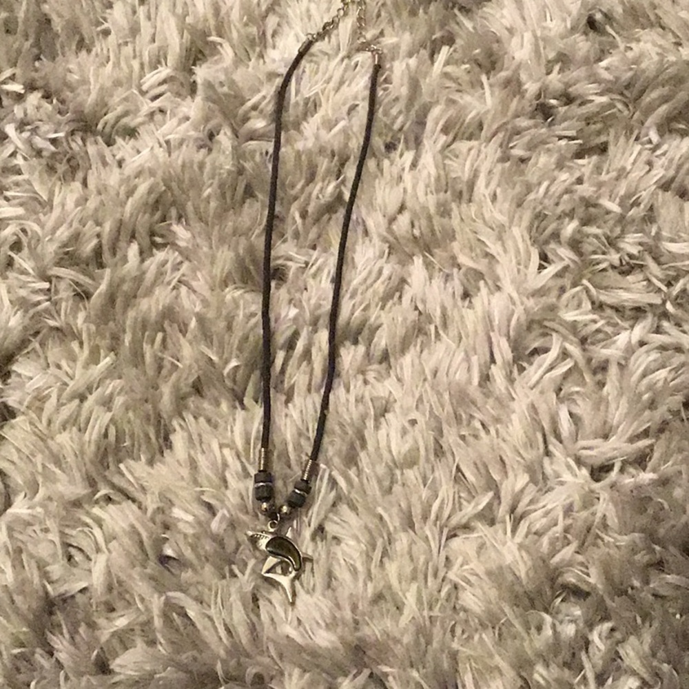 Silver shark mood necklace